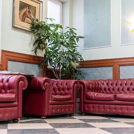 ויצ'נצה Hotel Mary מראה חיצוני תמונה
