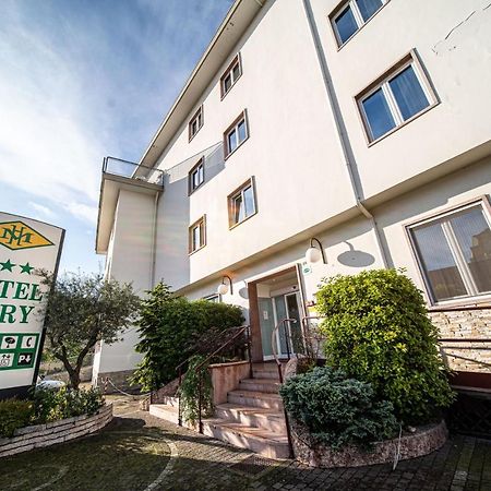 ויצ'נצה Hotel Mary מראה חיצוני תמונה