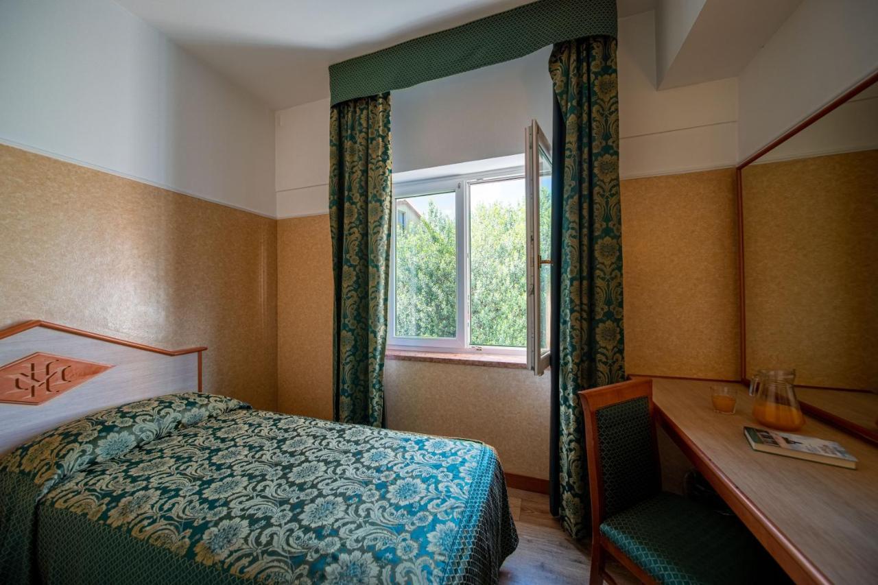 ויצ'נצה Hotel Mary מראה חיצוני תמונה
