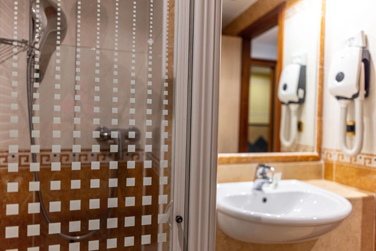 ויצ'נצה Hotel Mary מראה חיצוני תמונה