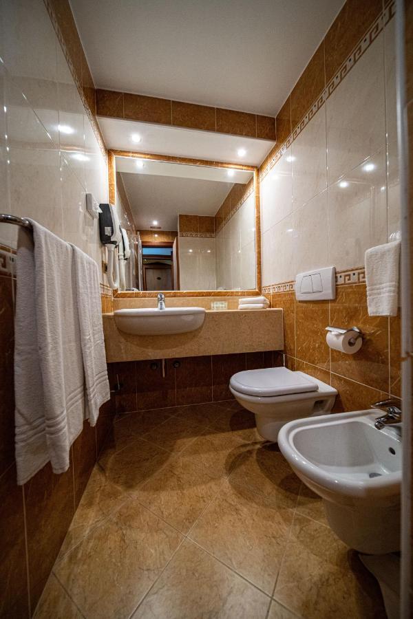 ויצ'נצה Hotel Mary מראה חיצוני תמונה