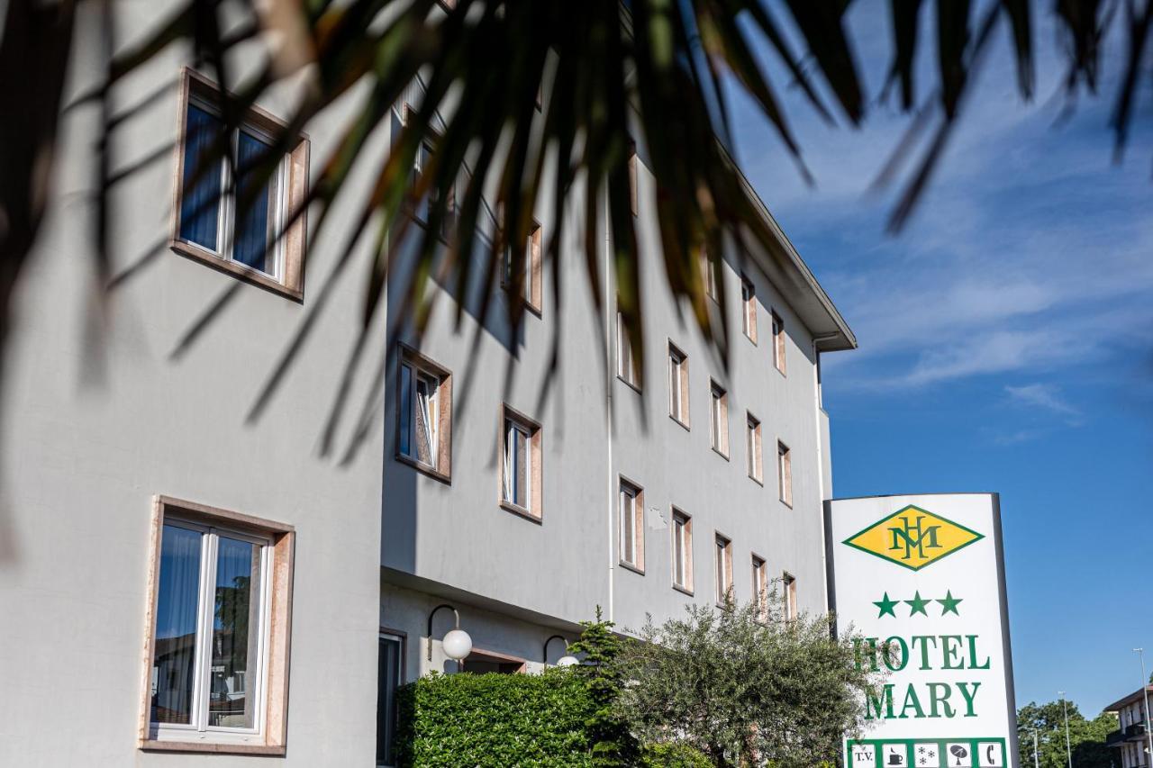 ויצ'נצה Hotel Mary מראה חיצוני תמונה