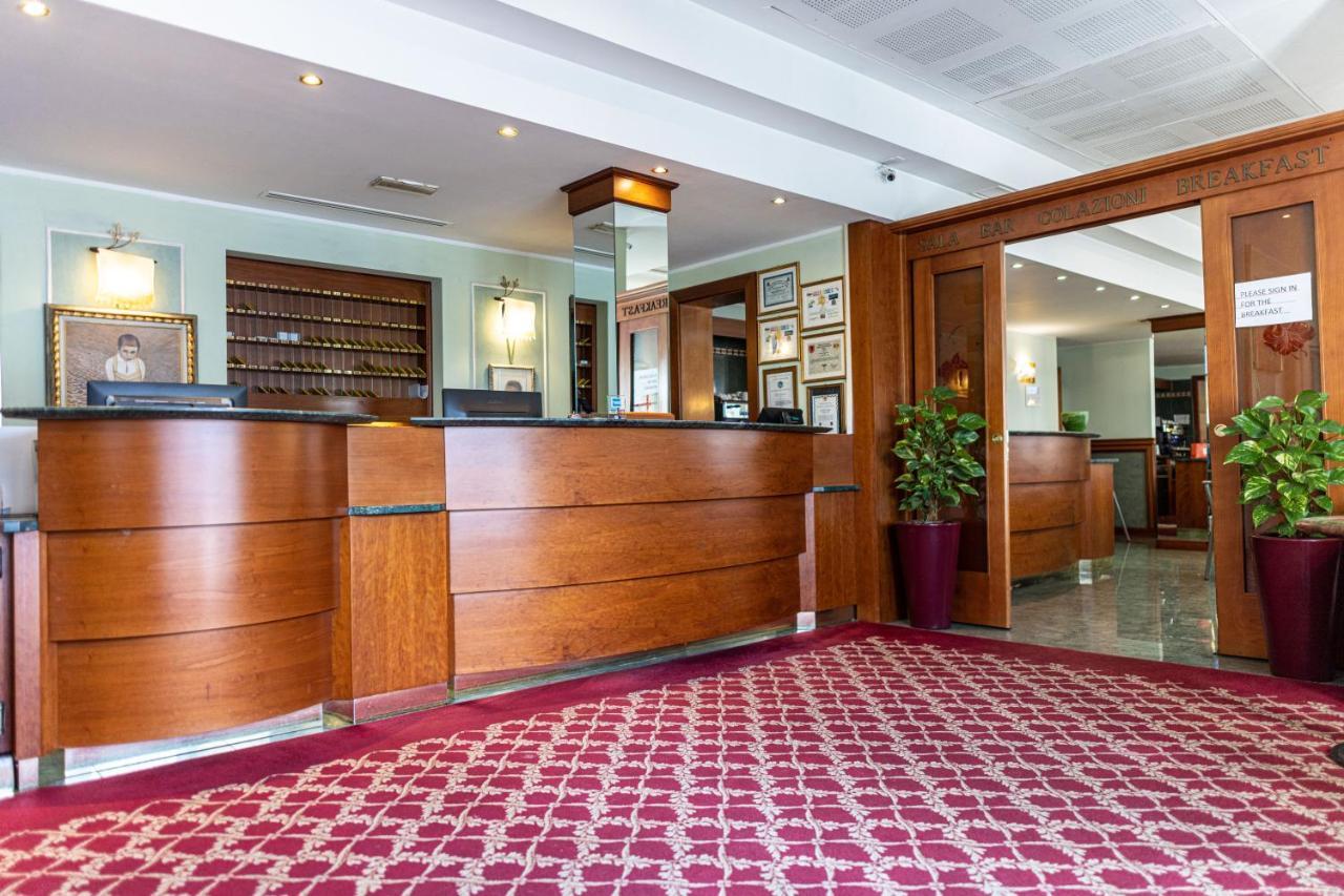 ויצ'נצה Hotel Mary מראה חיצוני תמונה