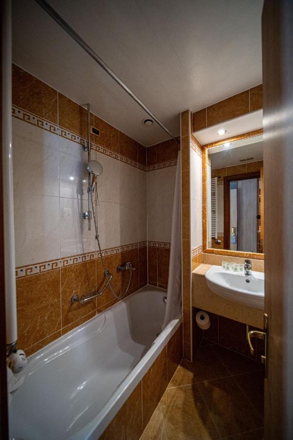 ויצ'נצה Hotel Mary מראה חיצוני תמונה