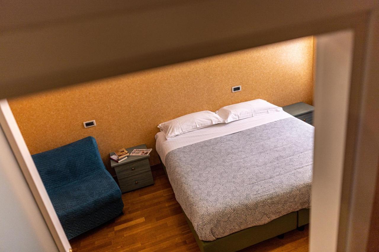 ויצ'נצה Hotel Mary מראה חיצוני תמונה