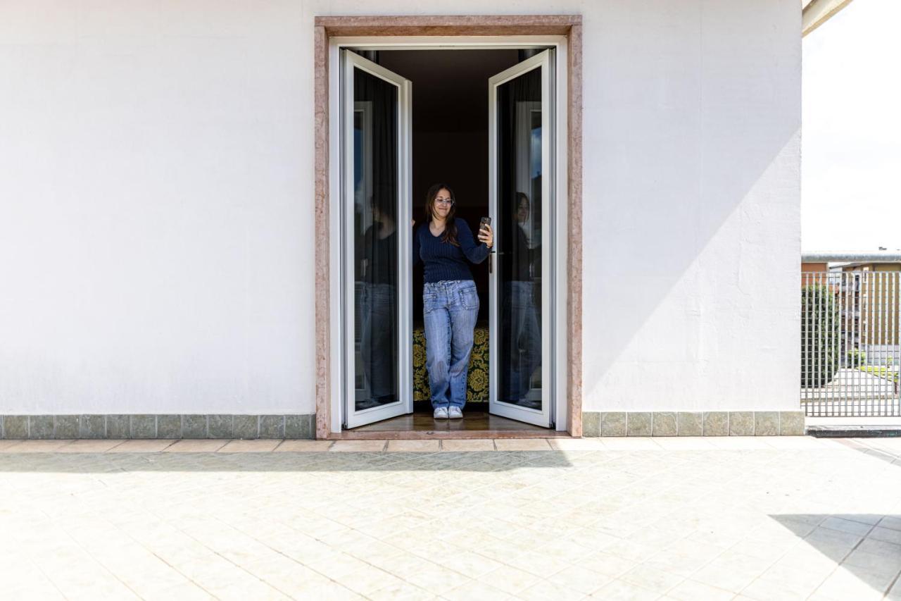 ויצ'נצה Hotel Mary מראה חיצוני תמונה