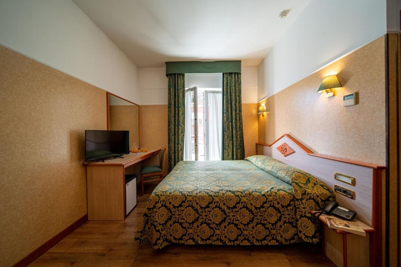 ויצ'נצה Hotel Mary מראה חיצוני תמונה