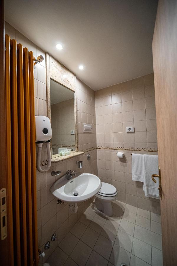 ויצ'נצה Hotel Mary מראה חיצוני תמונה