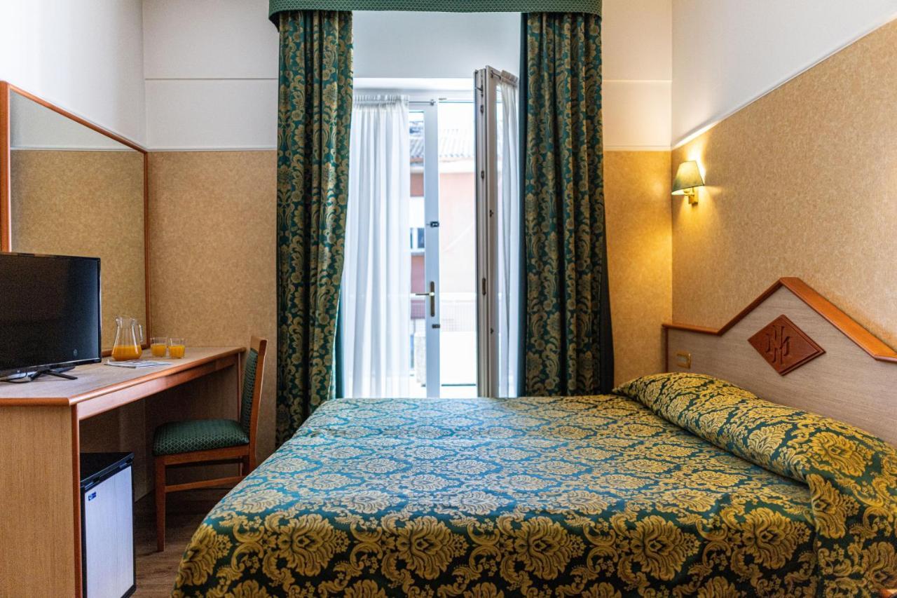 ויצ'נצה Hotel Mary מראה חיצוני תמונה