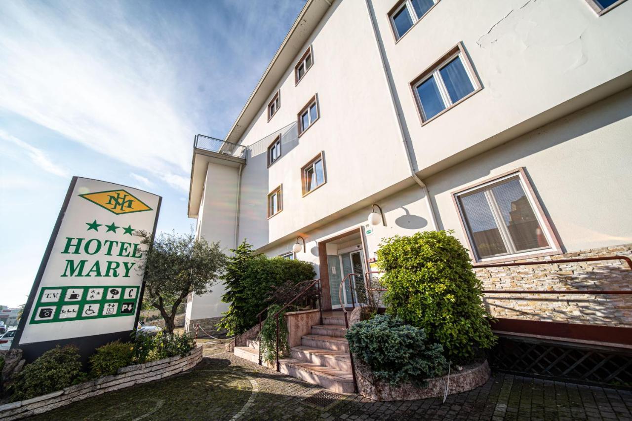 ויצ'נצה Hotel Mary מראה חיצוני תמונה
